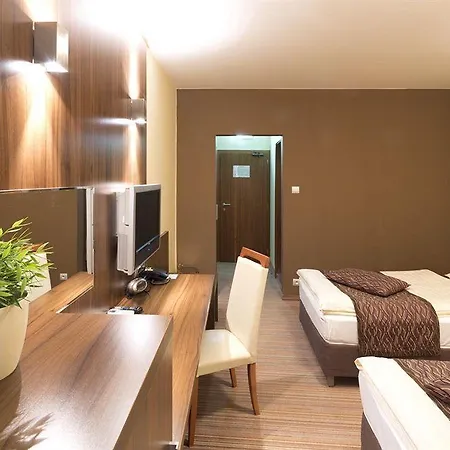 Отель Hotel Bratislava 4*