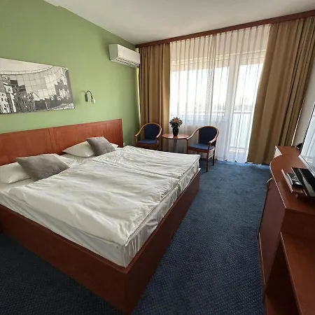 Hotel Bratislava Отель Братислава