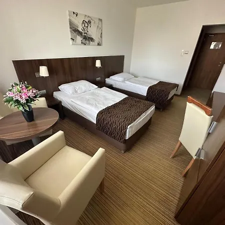 Hotel Bratislava Отель
