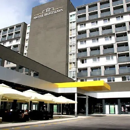 Hotel Bratislava Отель 4*