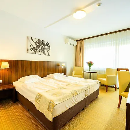 Hotel Bratislava Братислава