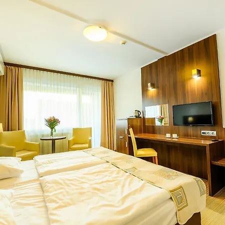 Отель Hotel Bratislava 4*
