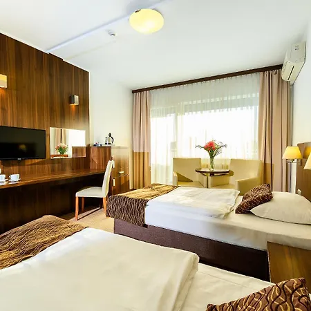 Отель Hotel Bratislava 4*