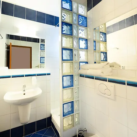 Отель Hotel Bratislava 4*