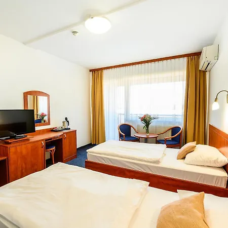 Hotel Bratislava 4* Братислава