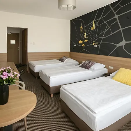 Hotel Bratislava Отель