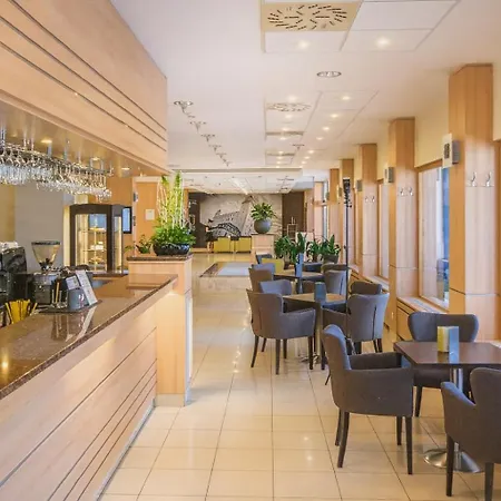 Отель Hotel Bratislava Братислава
