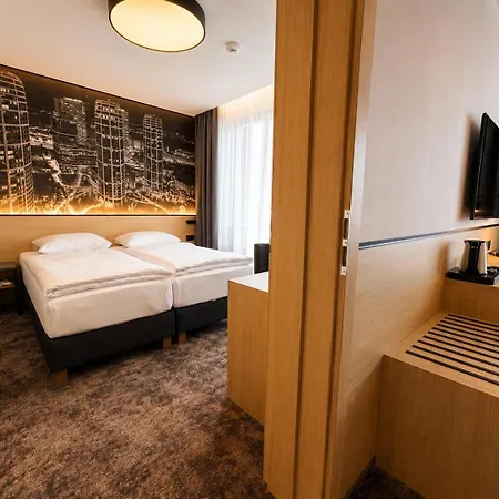 Hotel Bratislava Отель 4*