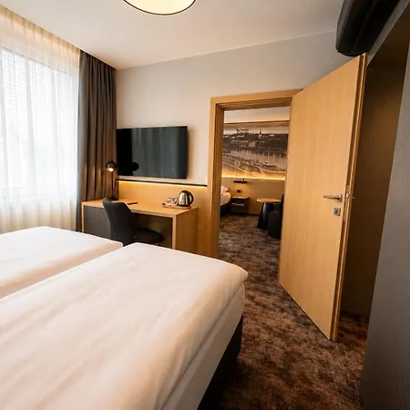 Отель Hotel Bratislava Братислава