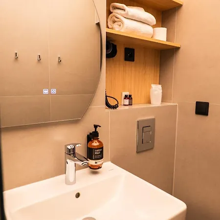 Hotel Bratislava Готель