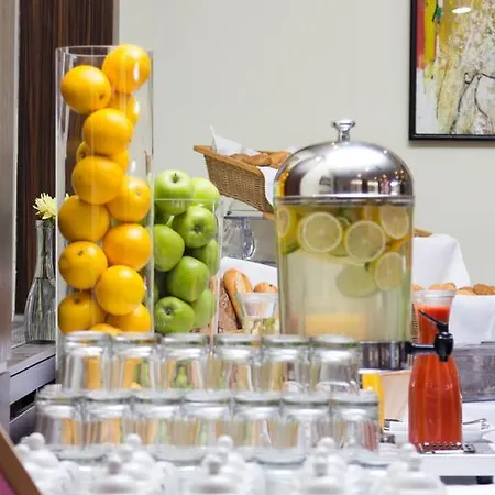 Hotel Bratislava Отель 4*
