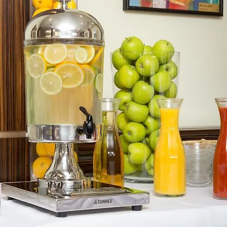 Hotel Bratislava 4* Братислава