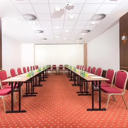 Отель Hotel Bratislava 4*