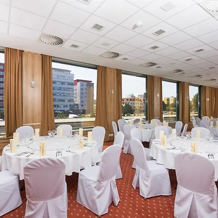 Hotel Bratislava Отель 4*