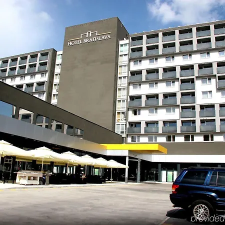 Hotel Bratislava Отель