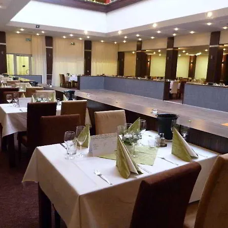Отель Hotel Bratislava Братислава