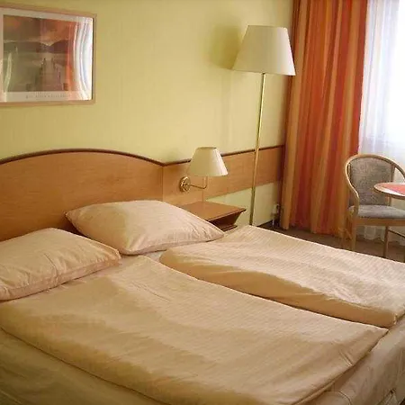 Hotel Bratislava Отель Братислава