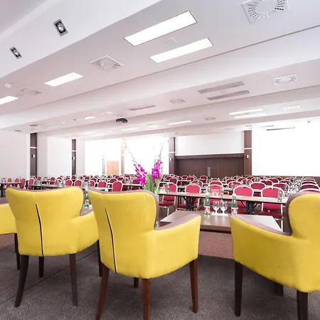 Hotel Bratislava Отель