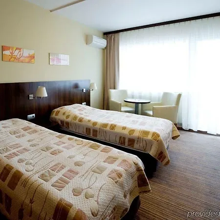 Hotel Bratislava 4* Братислава