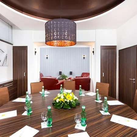 Отель Hotel Bratislava Братислава